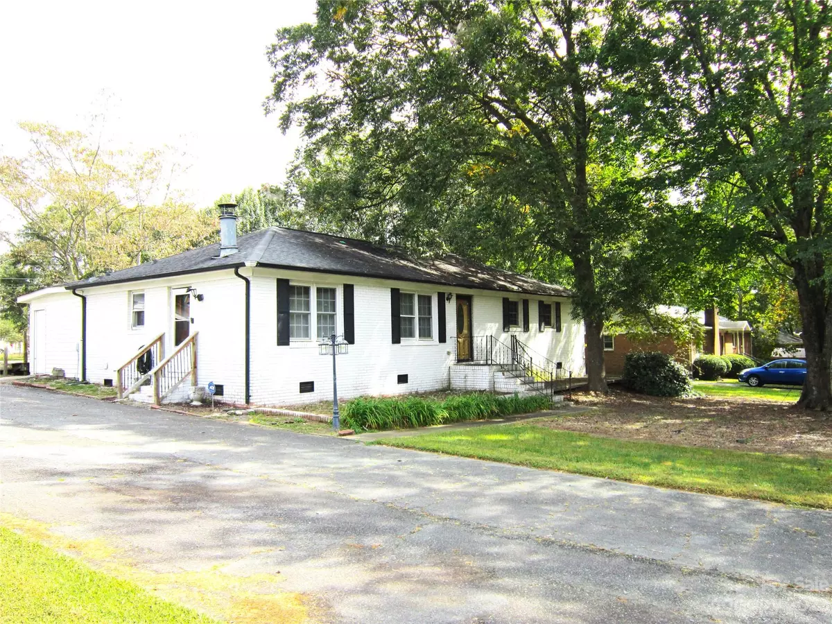 Matthews, NC 28104,418 Smith CIR