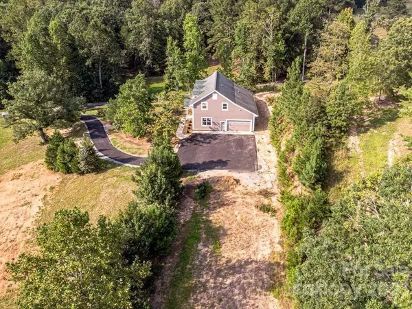Tryon, NC 28782,132 Blue Horse LN