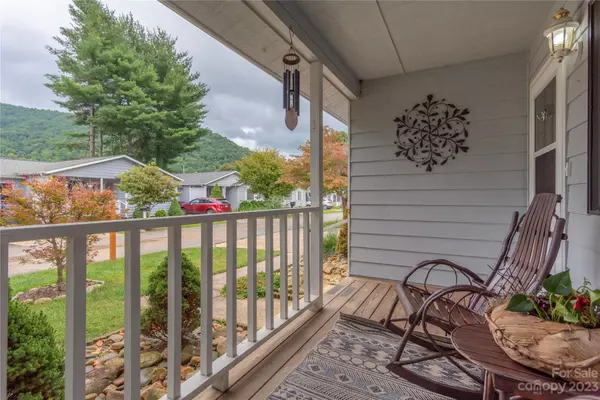 Maggie Valley, NC 28751,106 Market ST