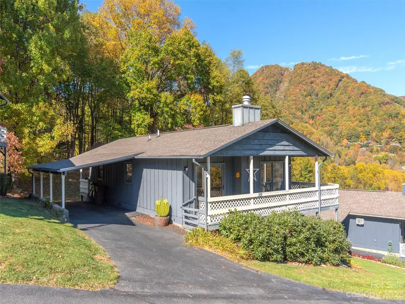 122 Stoney Ridge LOOP, Maggie Valley, NC 28751