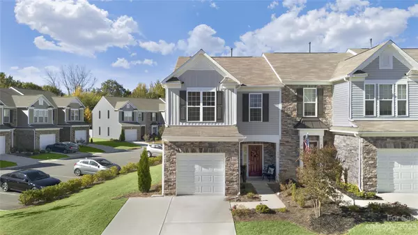 Fort Mill, SC 29708,809 Canoe Song RD
