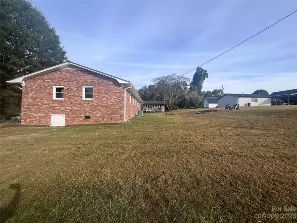 Hamptonville, NC 27020,3432 US Highway 21 HWY