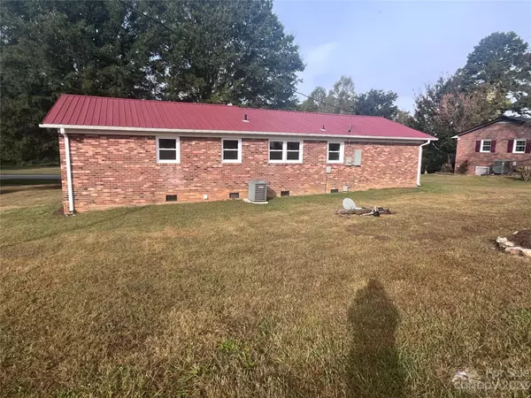 Hamptonville, NC 27020,3432 US Highway 21 HWY