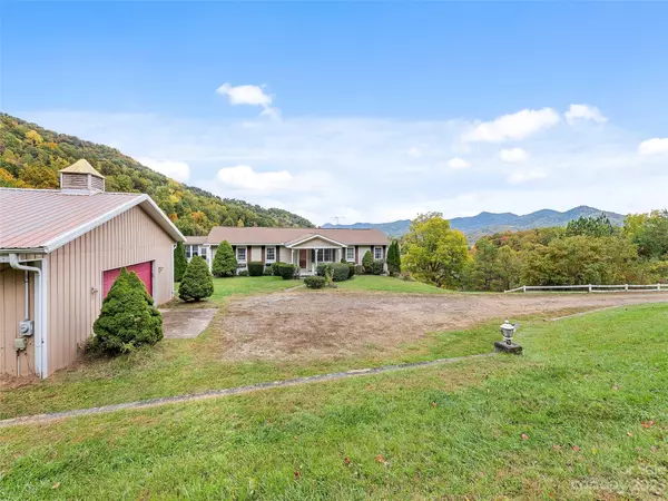 Waynesville, NC 28786,710 Cathey Cove RD