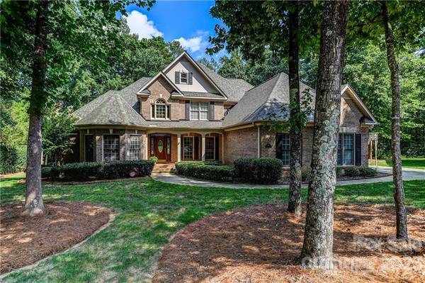 723 Donegal CT, Matthews, NC 28104