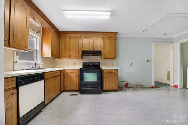 Statesville, NC 28677,440 N Oakland AVE