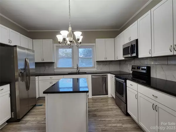Kannapolis, NC 28083,1004 Sides AVE