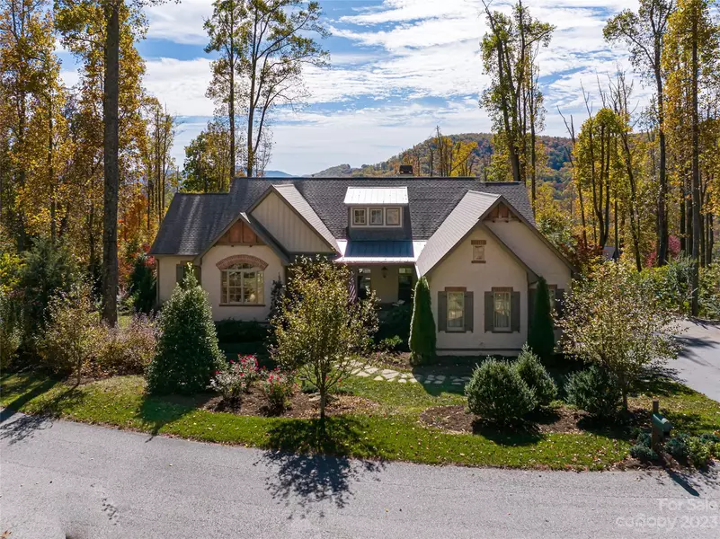 8 Twin Springs CT, Fairview, NC 28730