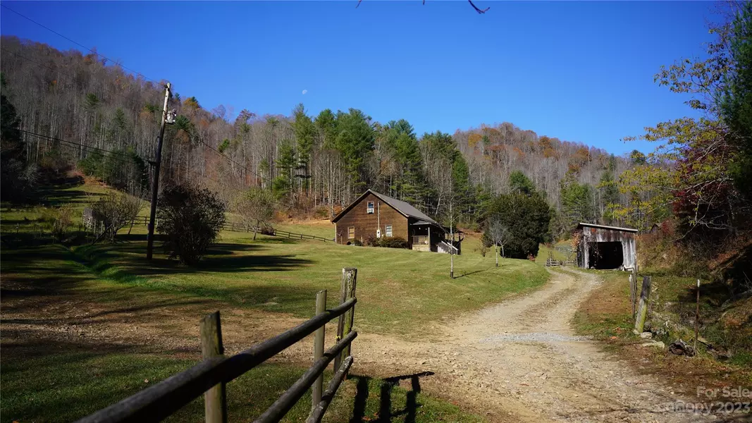 799 Fire Scald BR, Green Mountain, NC 28740