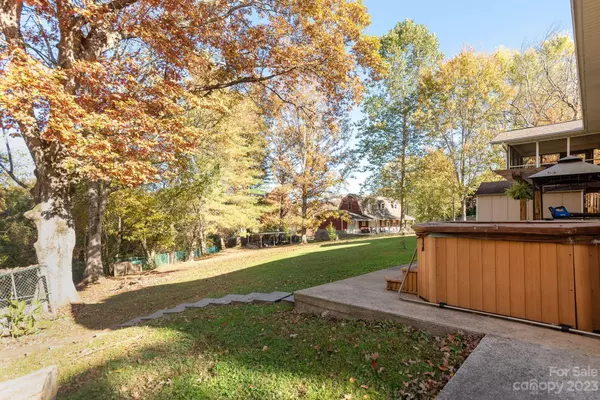 Horse Shoe, NC 28742,10 Canter CT