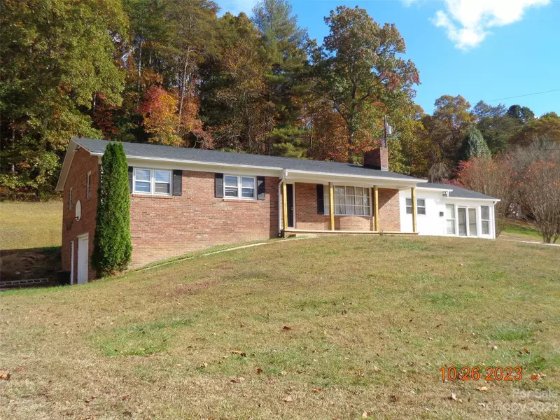 5084 J M Craig RD, Granite Falls, NC 28630