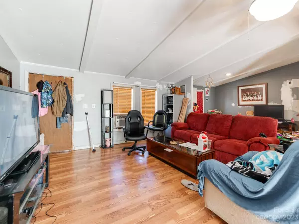 Kings Mountain, NC 28086,141 Little Country LN