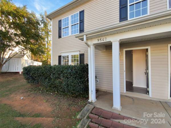 9542 Littleleaf DR, Charlotte, NC 28215