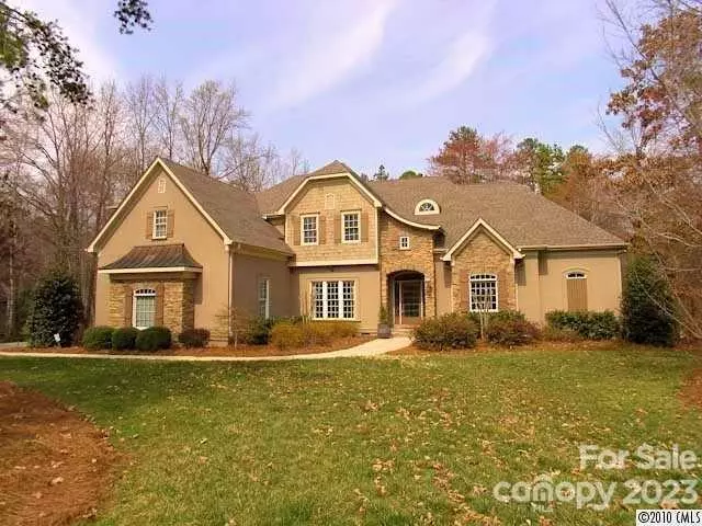 2624 Brook Hollow RD, Charlotte, NC 28270