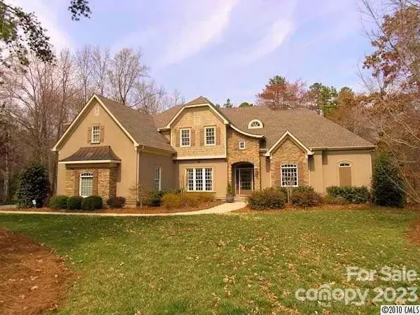 2624 Brook Hollow RD, Charlotte, NC 28270