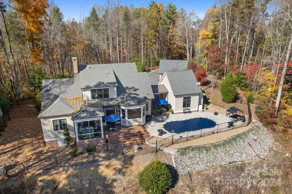 Saluda, NC 28773,973 Whites Lake BLVD