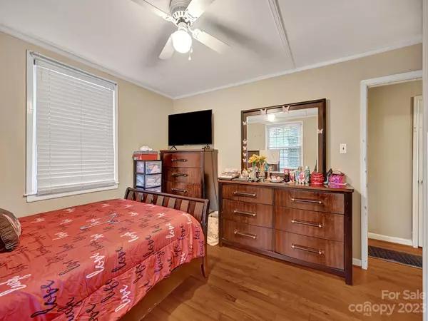 Winston Salem, NC 27103,2401 Westfield AVE