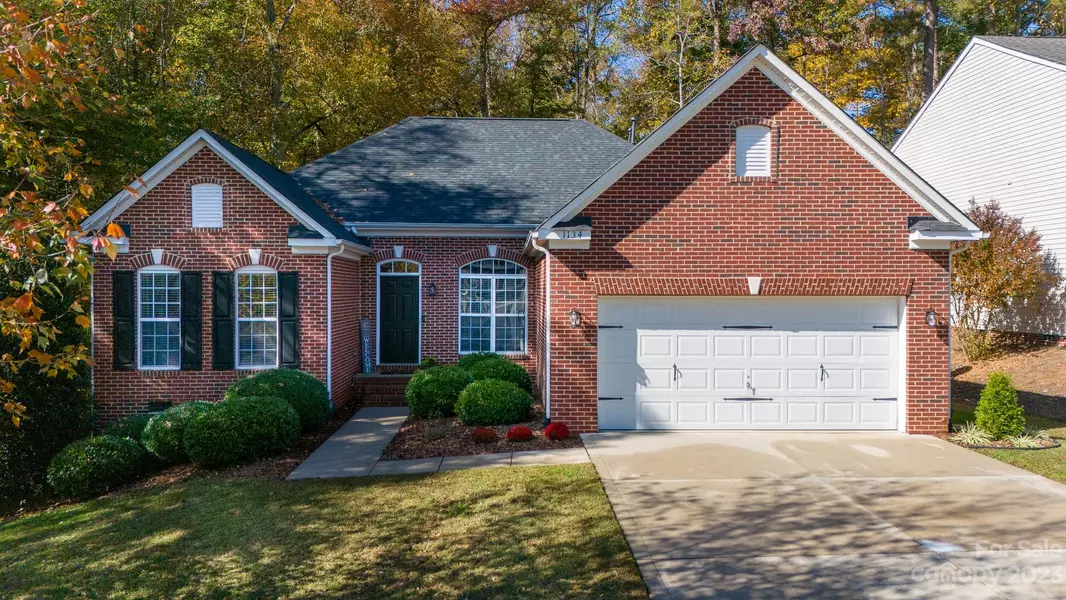 1134 Oleander DR, Lake Wylie, SC 29710