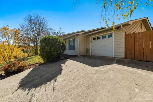 Asheville, NC 28806,12 Sydney LN