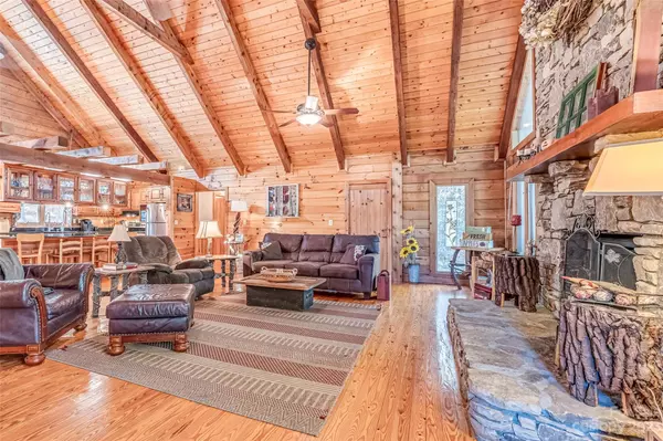 Horse Shoe, NC 28742,6 Ravenwood LN