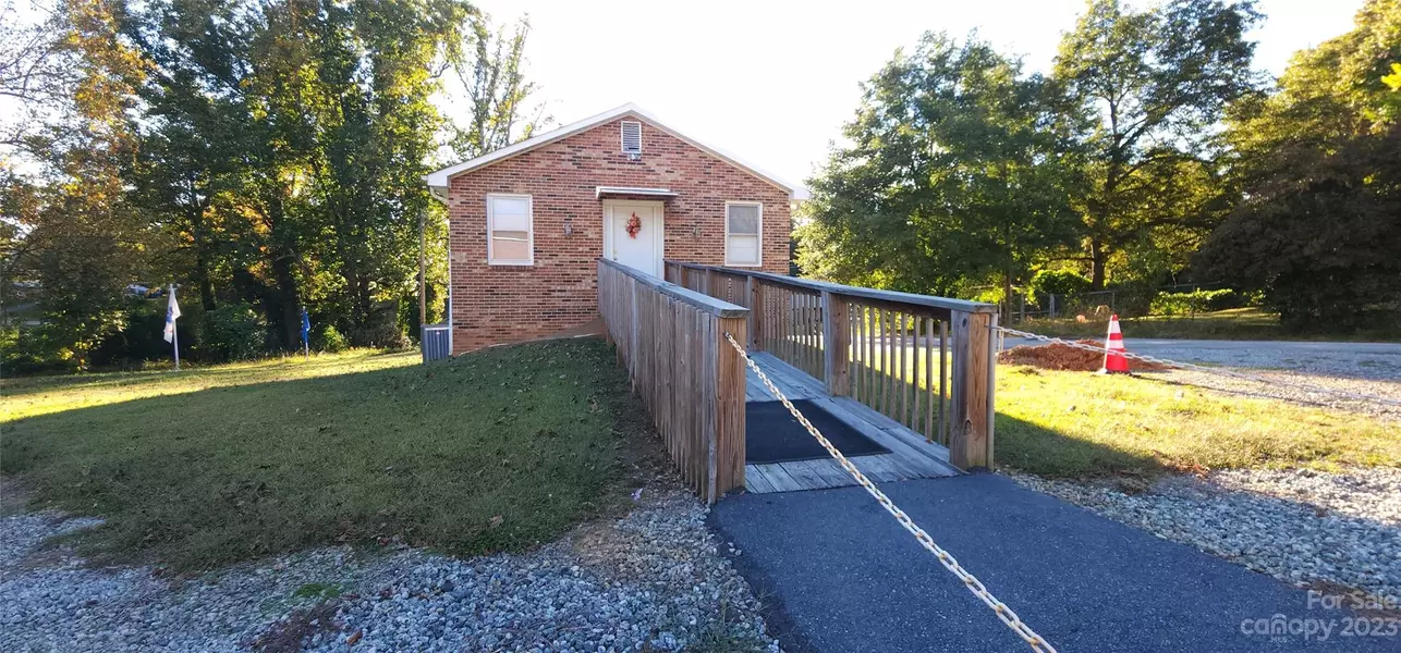 400 S Church AVE, Landrum, SC 29356