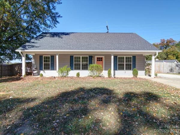 2340 Pinehaven DR, Gastonia, NC 28054