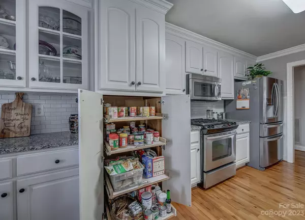 Dallas, NC 28034,3446 Cloninger RD