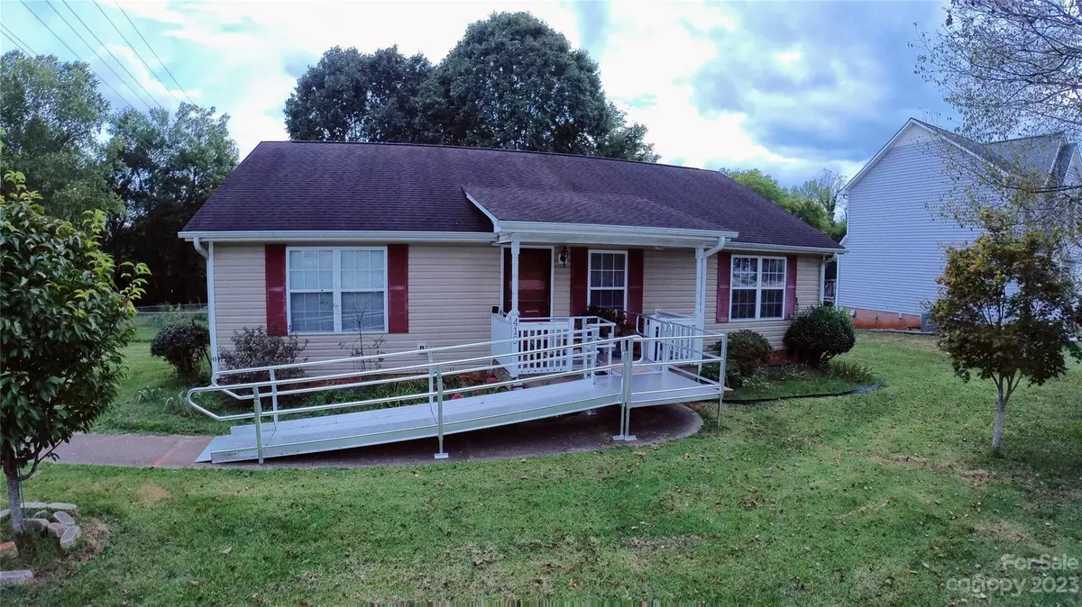 Mocksville, NC 27028,419 E Lake DR