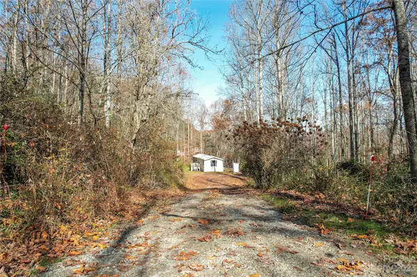 Hendersonville, NC 28739,86 Laurel Woods RD