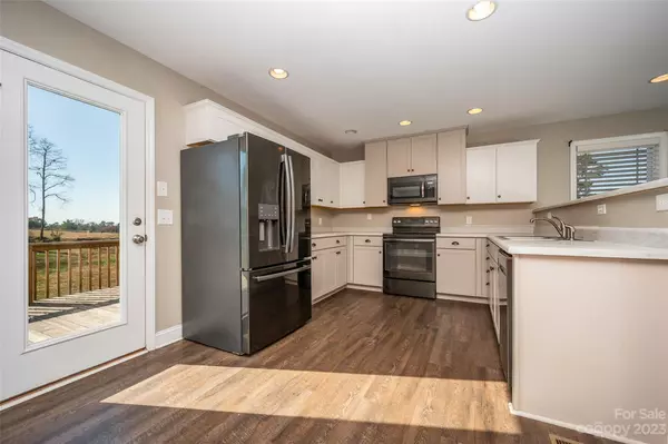 Ellenboro, NC 28040,243 Vanity LN