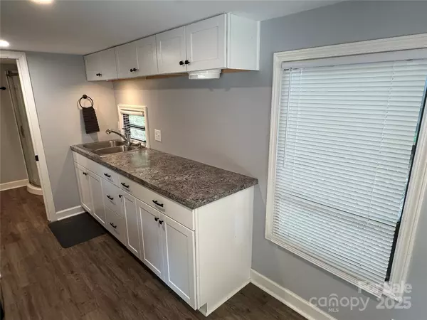 New London, NC 28127,112 Sycamore ST