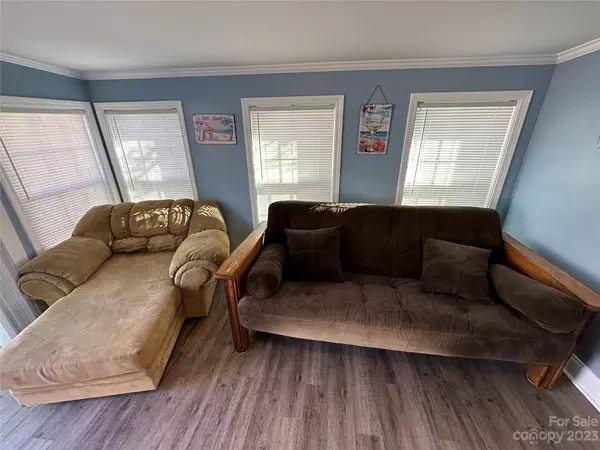 New London, NC 28127,114 Sycamore ST