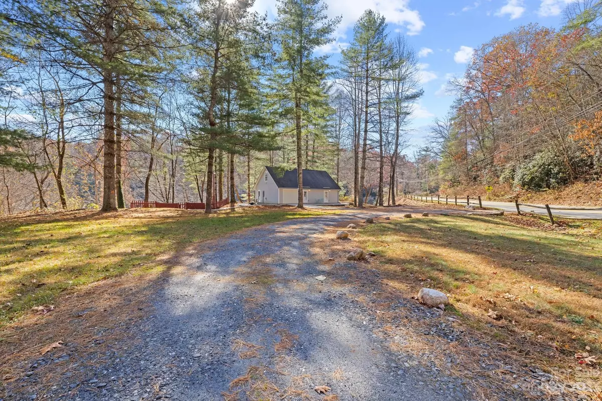 Spruce Pine, NC 28777,1154 Altapass HWY