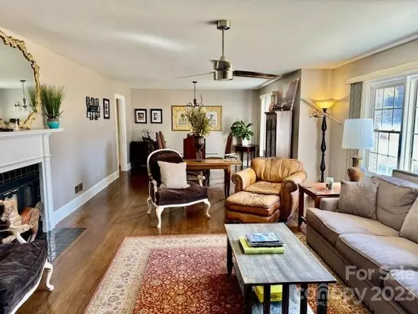 Conover, NC 28613,402 County Home RD