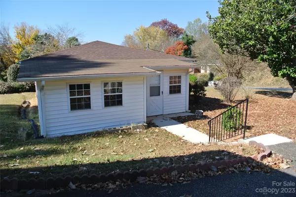 Rutherfordton, NC 28139,220 E Court ST