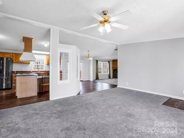 Fletcher, NC 28732,538 Cane Creek RD