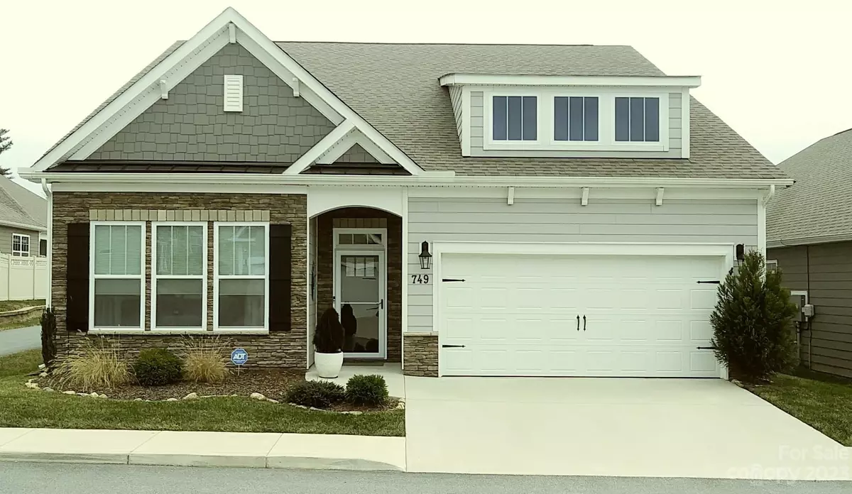 Flat Rock, NC 28731,749 Summerfield PL