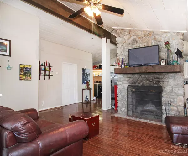 Mars Hill, NC 28754,231 Sarvis LN