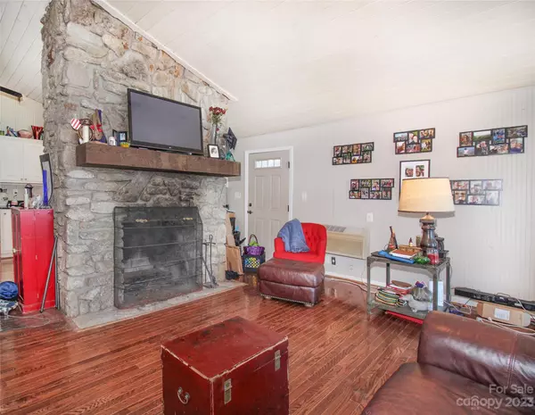 Mars Hill, NC 28754,231 Sarvis LN