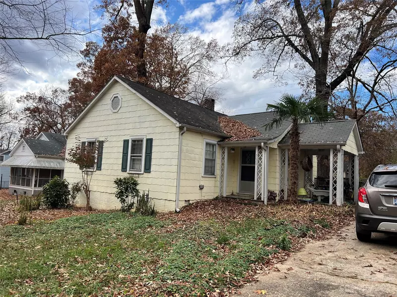 3028 Walnut AVE, Winston Salem, NC 27106