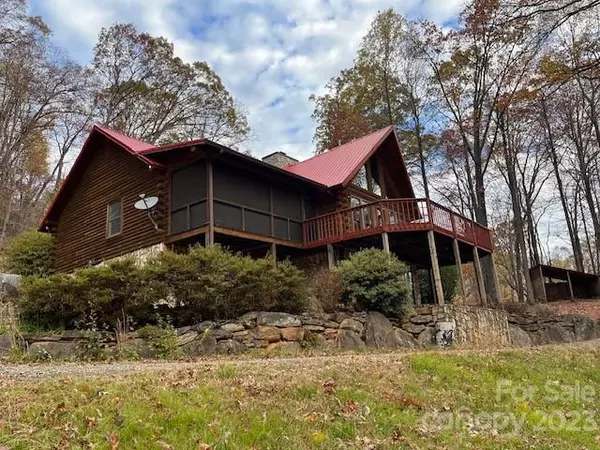 Tryon, NC 28782,707 Warrior Mountain RD