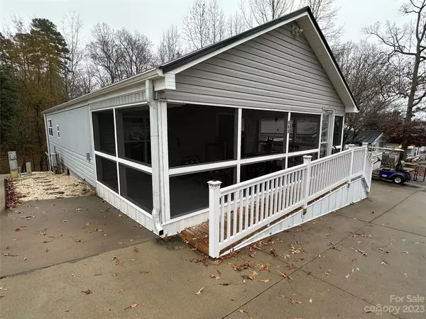 New London, NC 28127,163 Club House DR