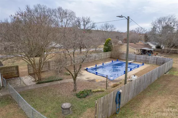 Forest City, NC 28043,302 Aqua DR