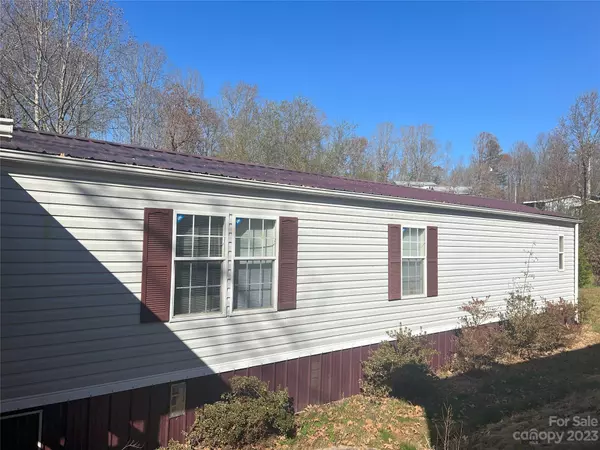 North Wilkesboro, NC 28659,103 Browns Waugh ST