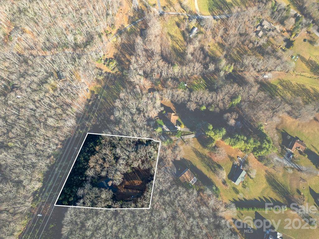 29 Melody LN, Mills River, NC 28759