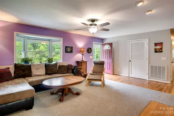 Sylva, NC 28779,27 Ellistone CT