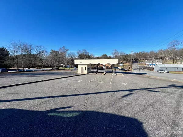 Taylorsville, NC 28681,15 W Main AVE