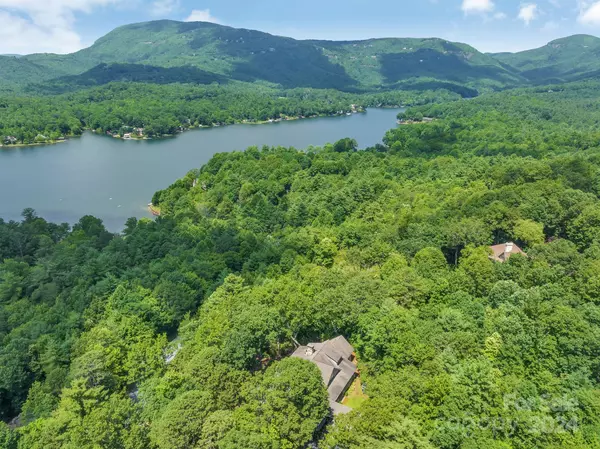 Lake Toxaway, NC 28747,377 Hawk Mountain RD