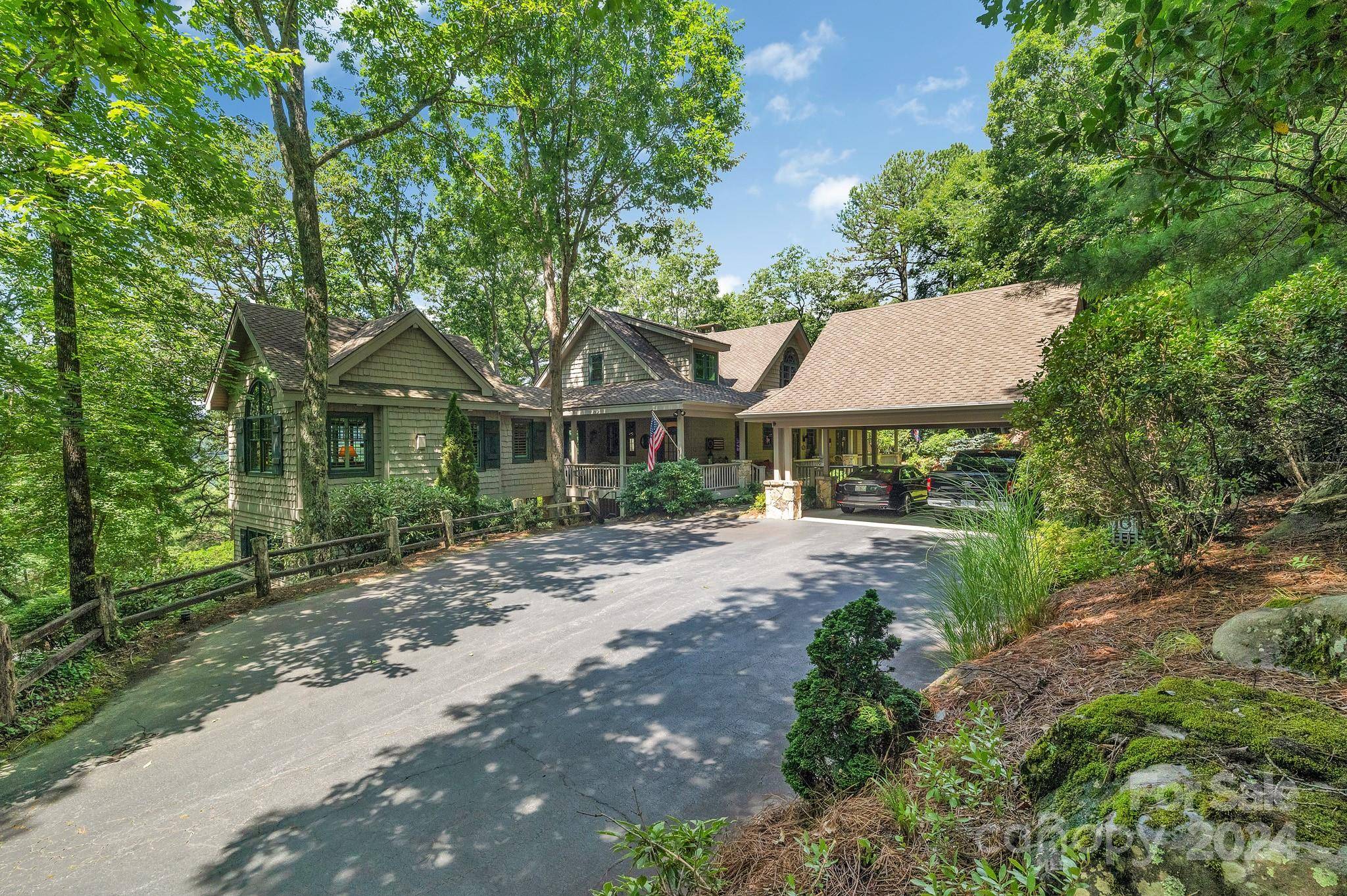 Lake Toxaway, NC 28747,377 Hawk Mountain RD