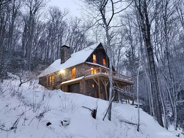 106 Mountain Club DR, Newland, NC 28657